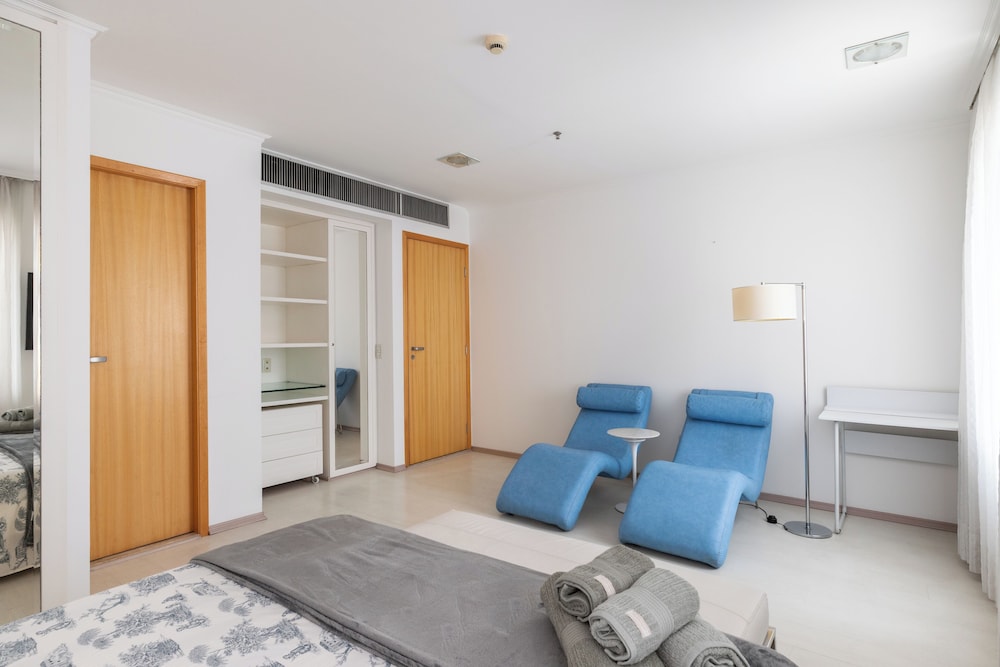 Comfort Apartment, City View