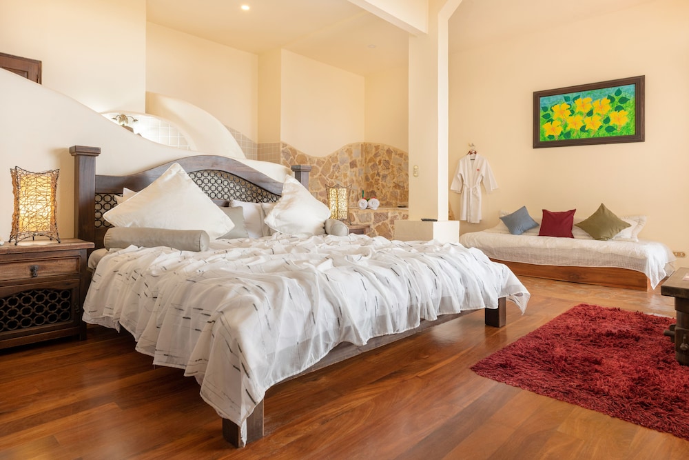 Deluxe Comfort Suite with Ocean View - Photo 5