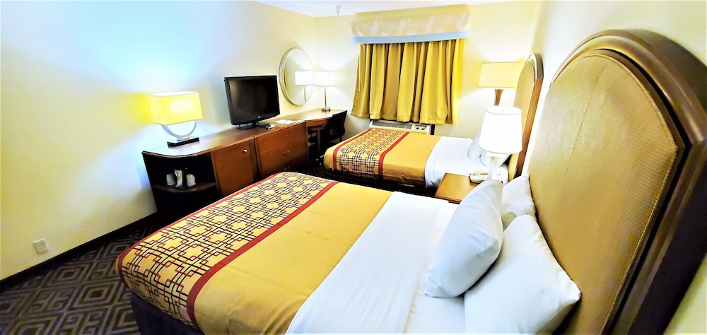 Room, 2 Queen Beds, Non Smoking photo 2