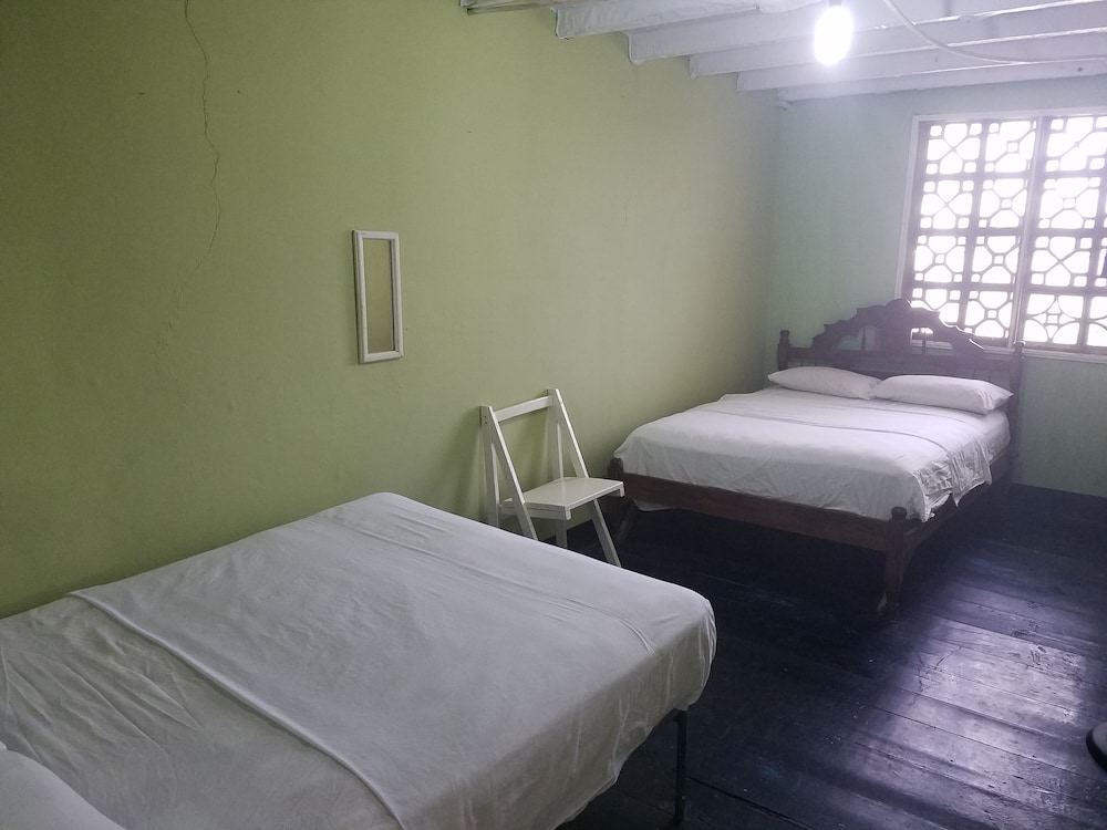Basic Quadruple Room, 2 Double Beds, Private Bathroom photo 2