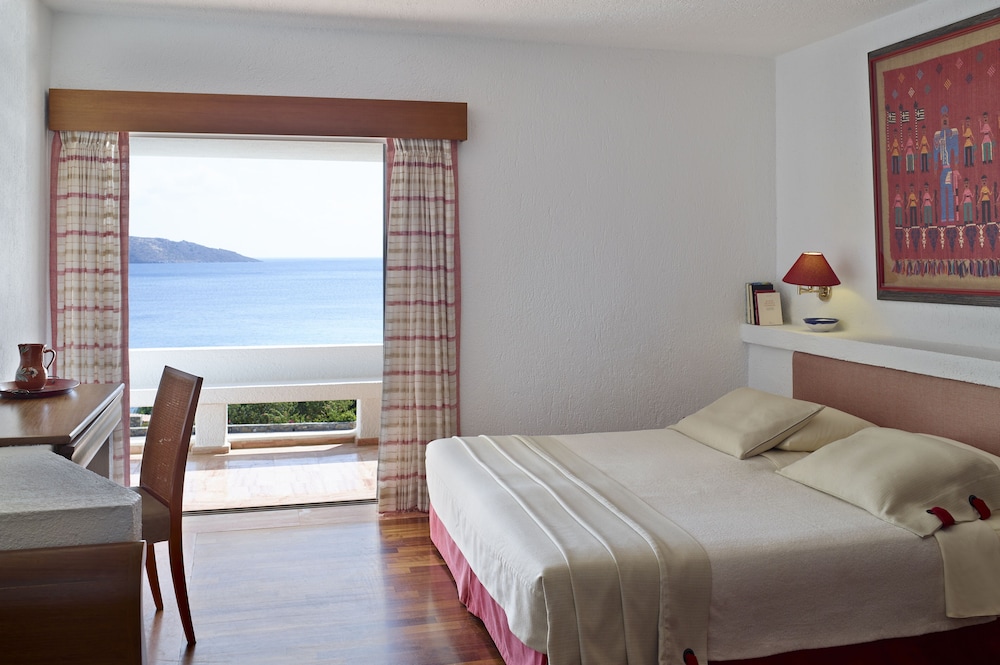 One Bedroom Suite Sea View - Photo 2