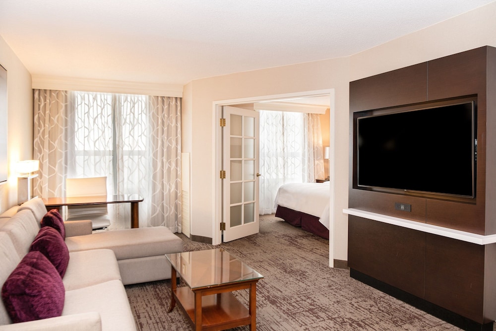 Suite, 1 Bedroom - Photo 3