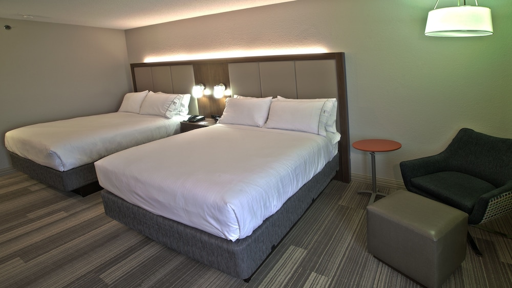 Standard Room, 2 Queen Beds, Accessible (Communications) - Photo 2