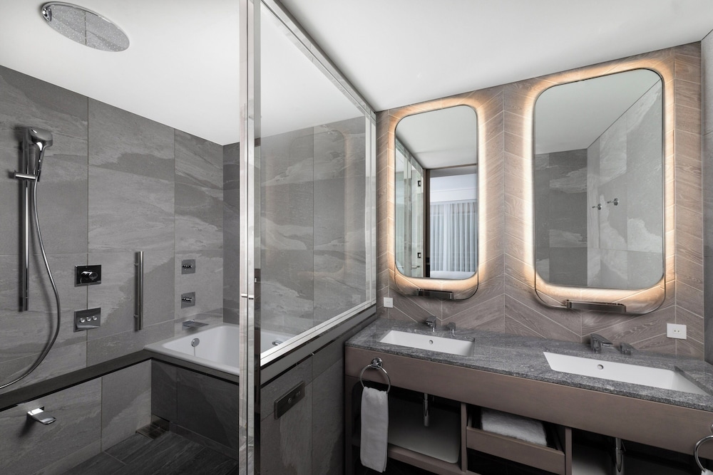 Club Suite, 2 Double Beds - Photo 4