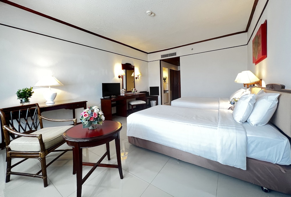 Standard Room, 2 Twin Beds - Photo 4