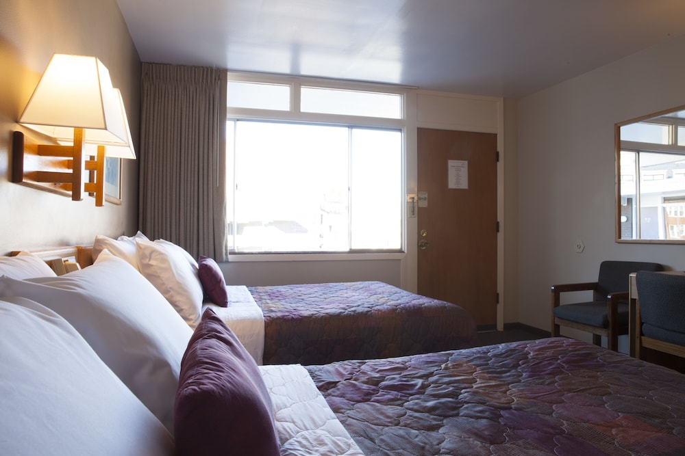 Standard Double Room, 2 Double Beds - Photo 4