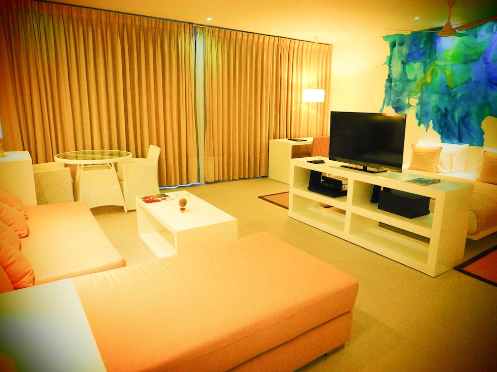 Rose Petal Suite With Plunge Pool photo 2