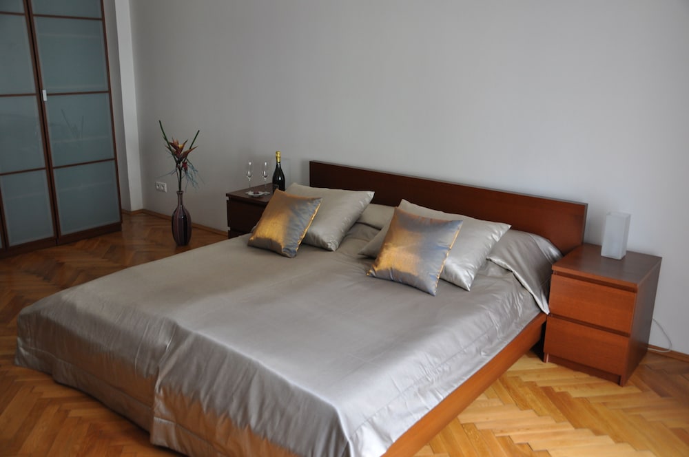 Deluxe Apartment, 2 Bedrooms, Kitchen, City View