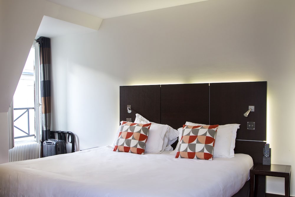 Deluxe Room, Terrace thumbnail 6