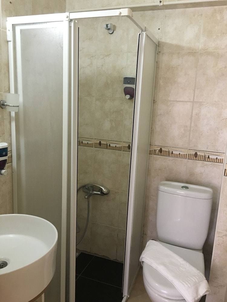 Standard Triple Room, Multiple Beds, Sea View photo 2