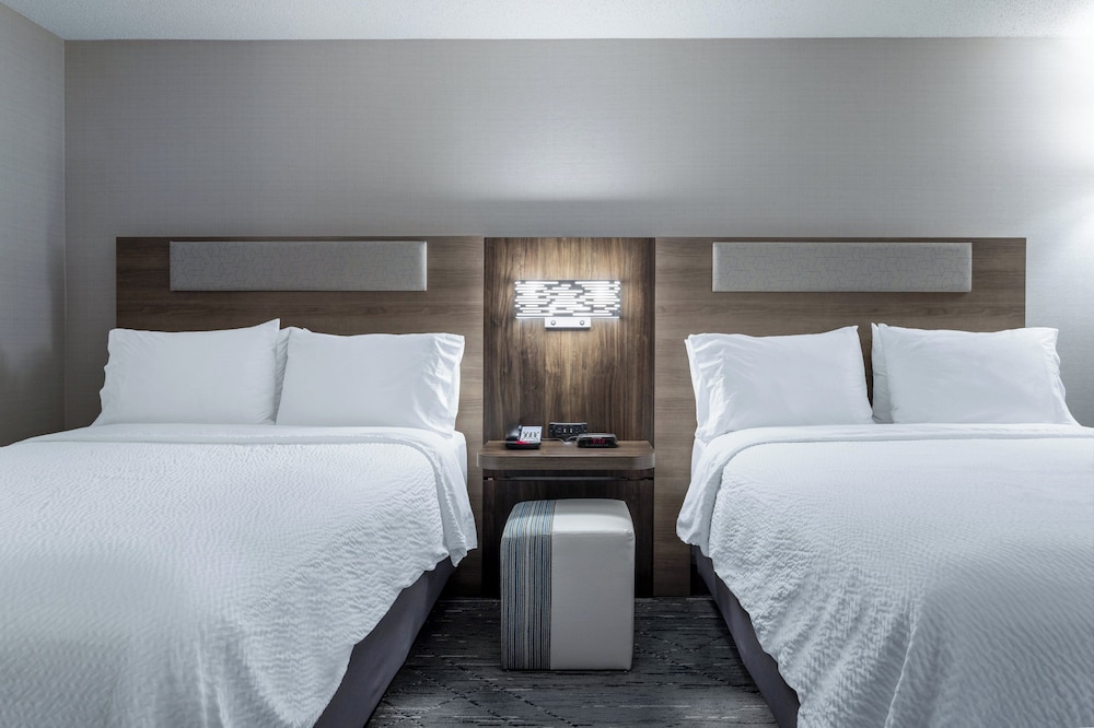 Standard Room, 2 Queen Beds (Walk-In Shower) - Photo 1