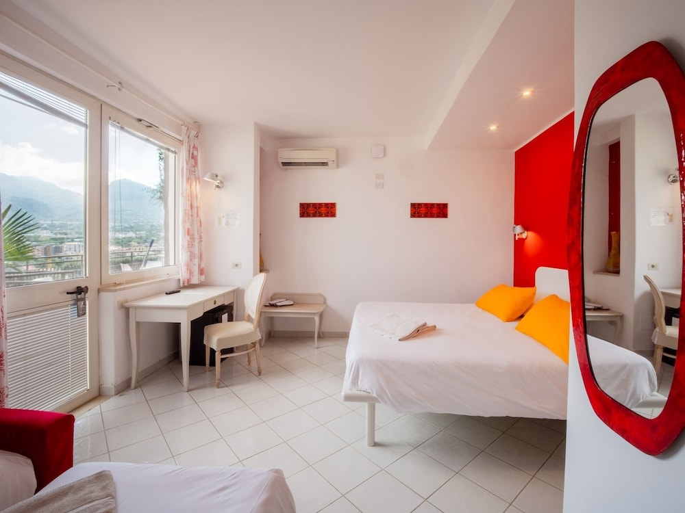 Standard Quadruple Room, 1 Bedroom thumbnail 6