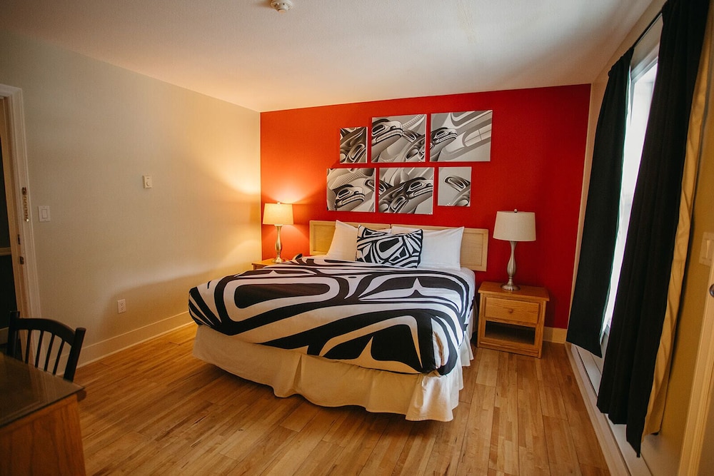 Standard Room, 1 King Bed photo 3