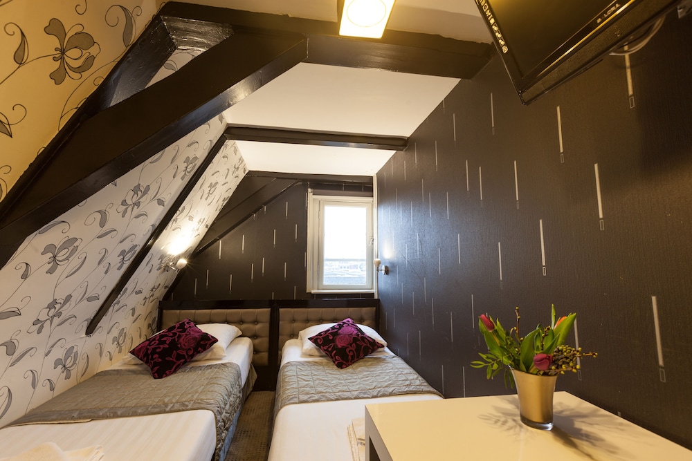 Basic Room, 2 Twin Beds