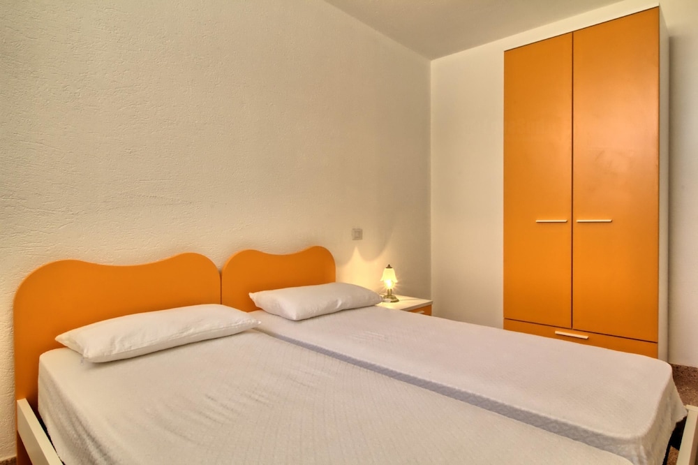 Apartment (3 Bedrooms)