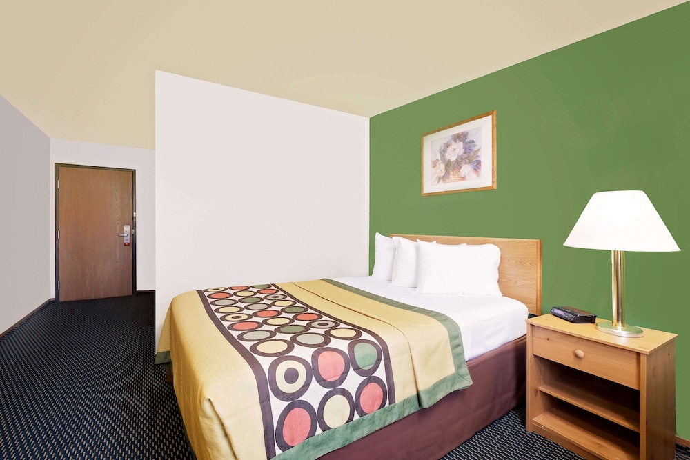 Room, 1 Queen Bed, Accessible, Non Smoking (Mobility, Bathtub w/Grab Bars) - Photo 2