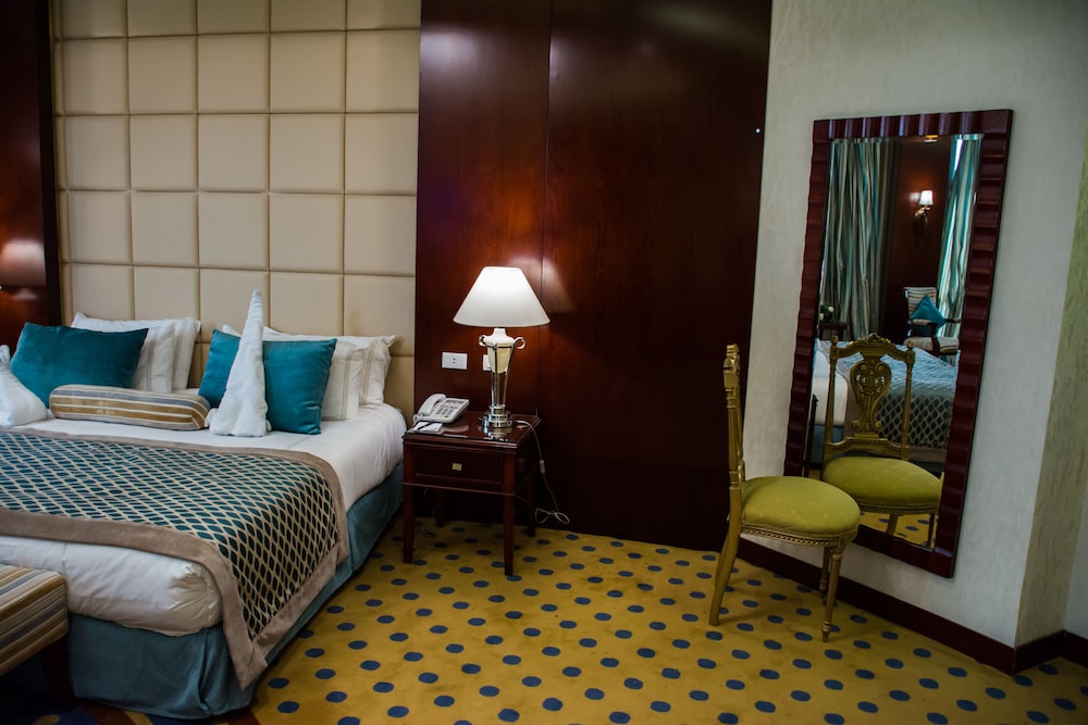Junior Suite, Pool View