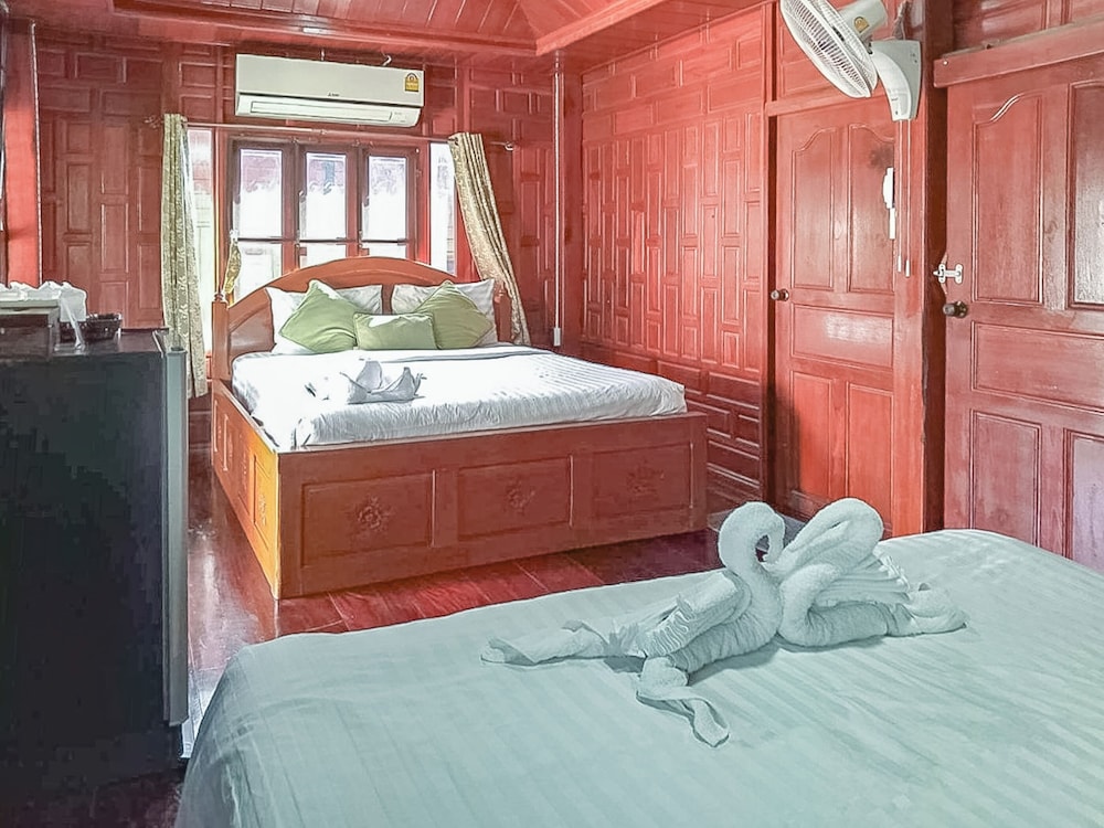 Deluxe Family Room