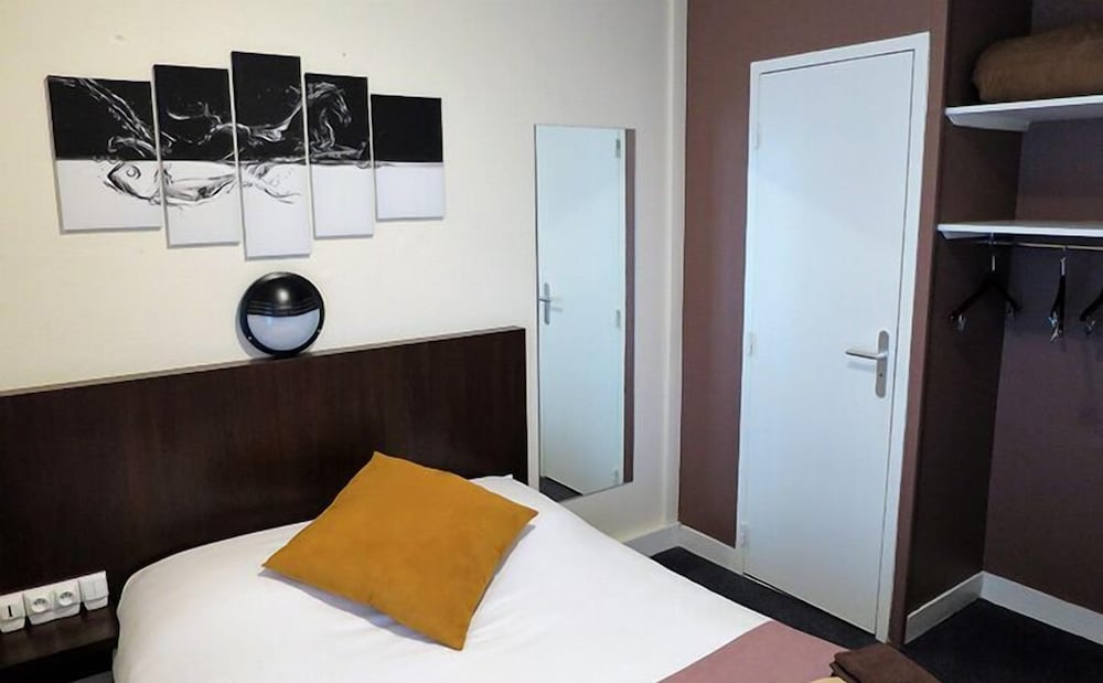 Business Double Room Single Use photo 3