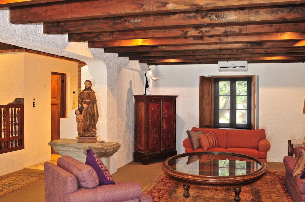 Superior Suite Spa Living (All rooms are different) - Photo 3