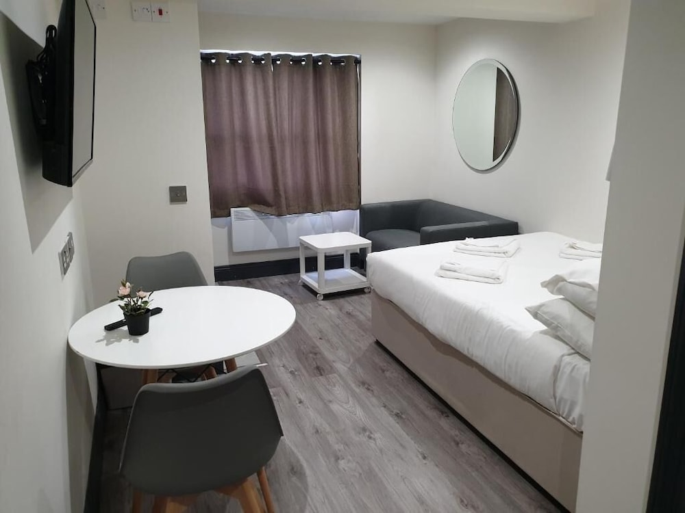 Deluxe Studio, 1 Double Bed, Non Smoking, Kitchen photo 1