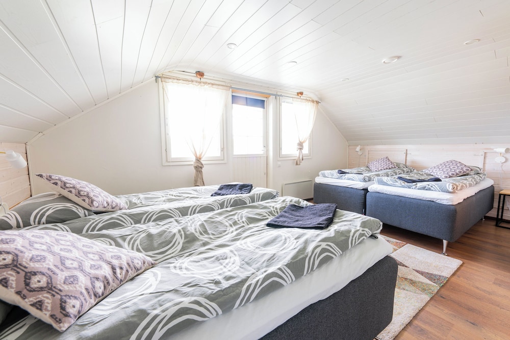 Luxury Cottage, 3 Bedrooms, Sauna, River View photo 1