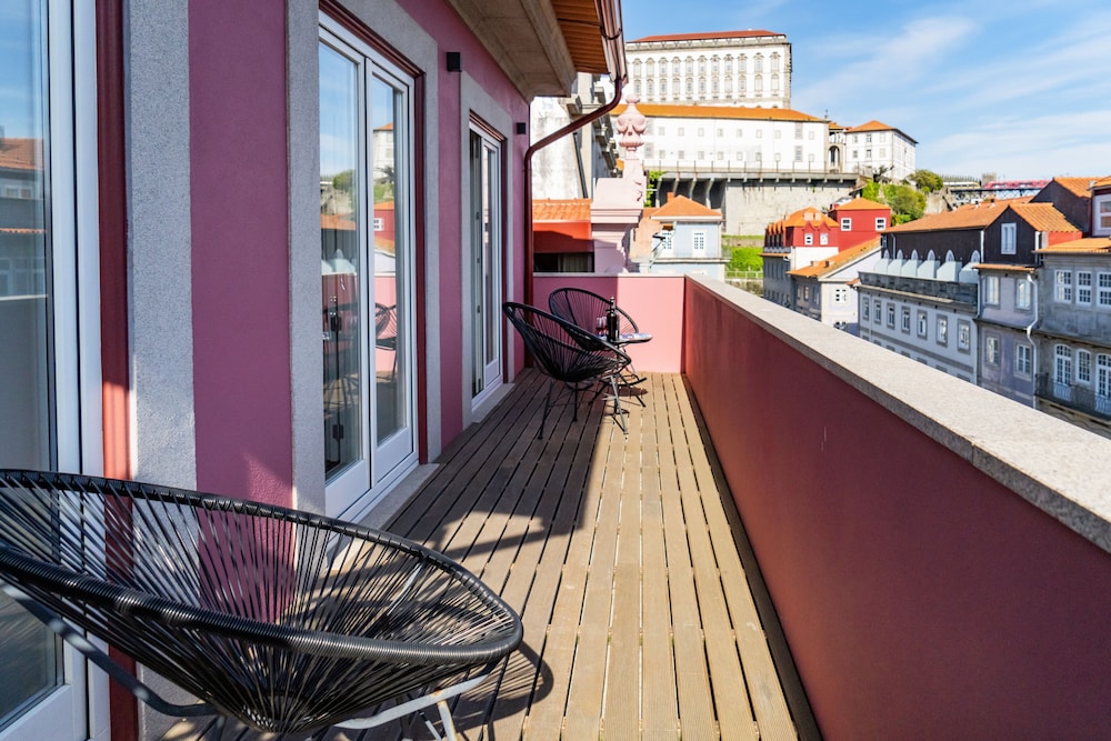 Luxury Suite, Balcony - Photo 11