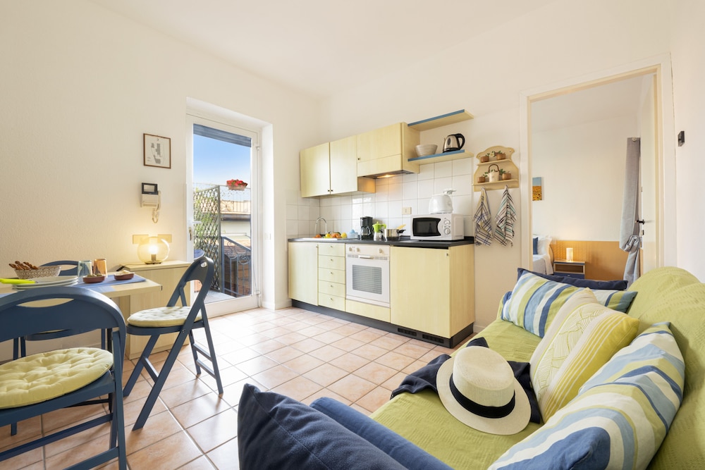 Basic Apartment, 1 Bedroom, Kitchen, Partial Lake View photo 1