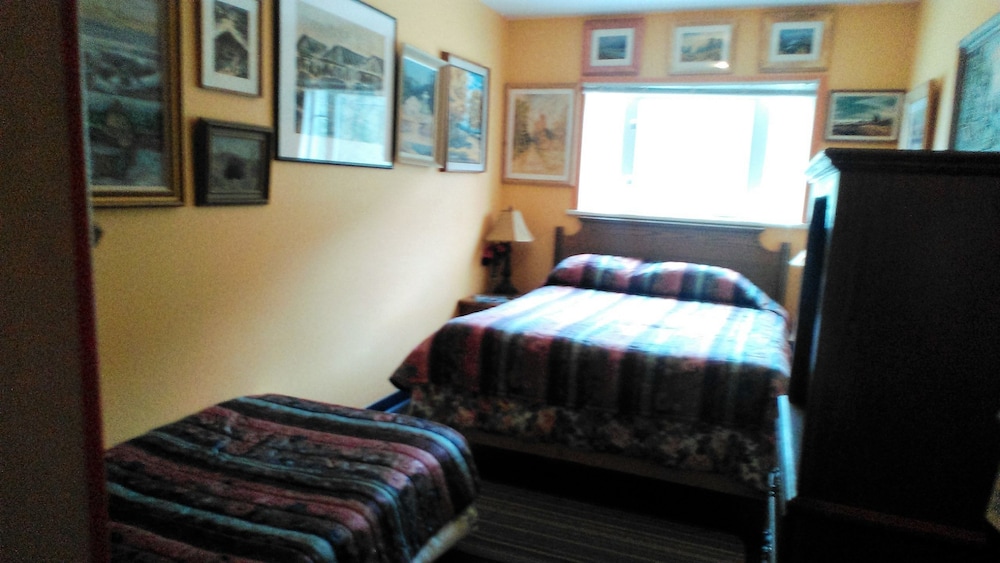 Classic Room, Multiple Beds photo 1