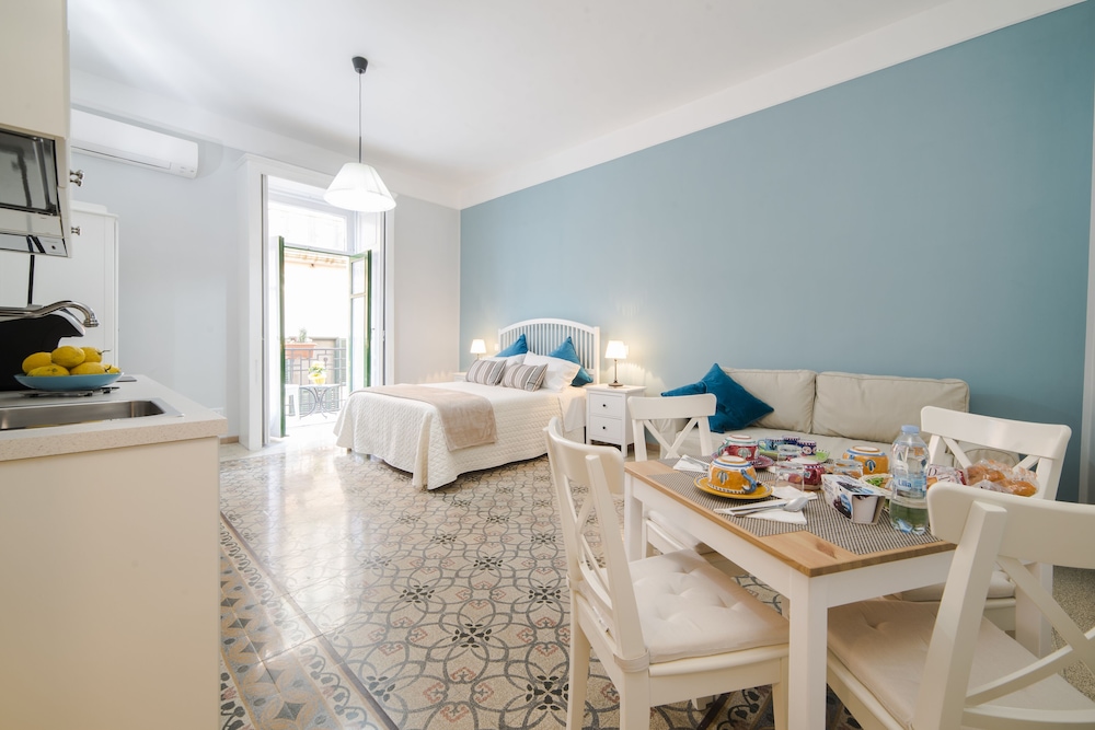 Deluxe Quadruple Room, City View photo 1