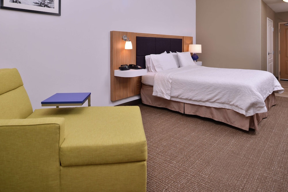 Room, 1 King Bed, Accessible - Photo 3