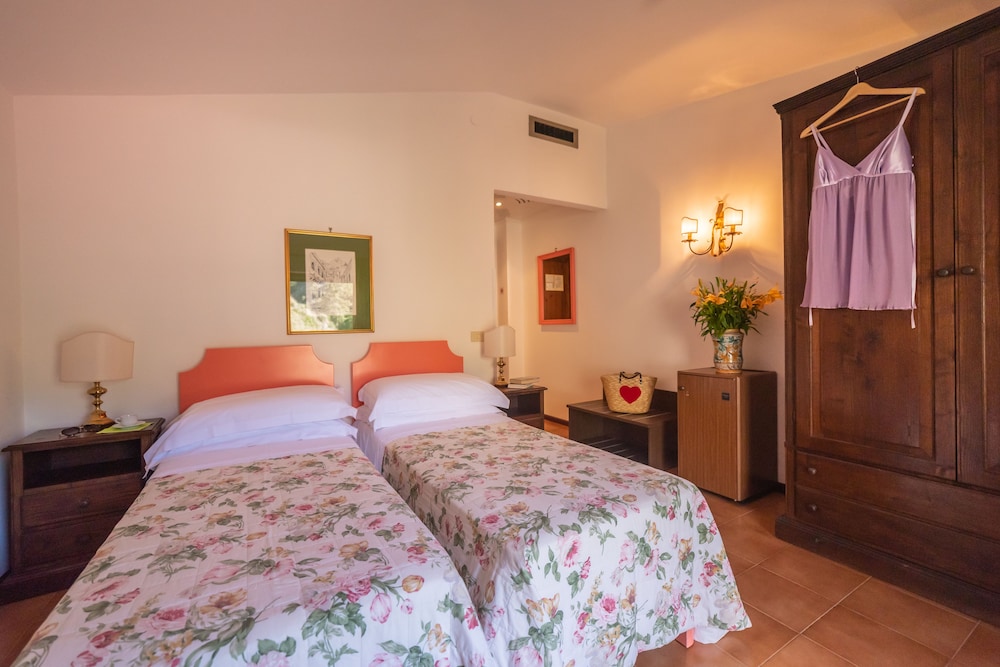 Classic Double or Twin Room - Photo 3