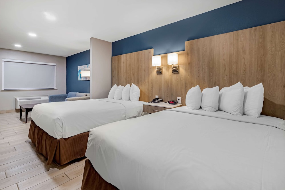 Standard Room, 2 Queen Beds, Non Smoking (Refrigerator & Microwave) photo 2