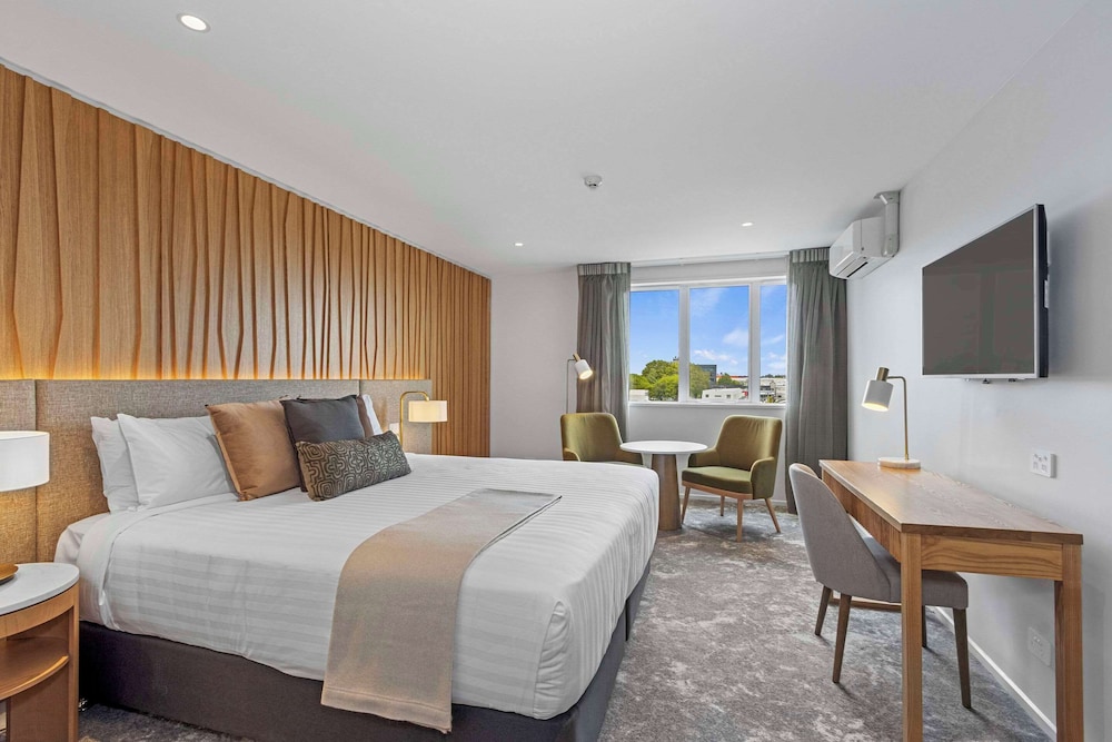 Deluxe Room, 1 King Bed photo 1