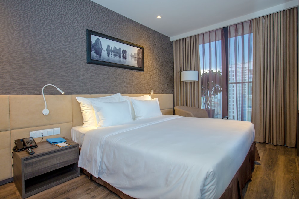 Superior Double Room, City View photo 3
