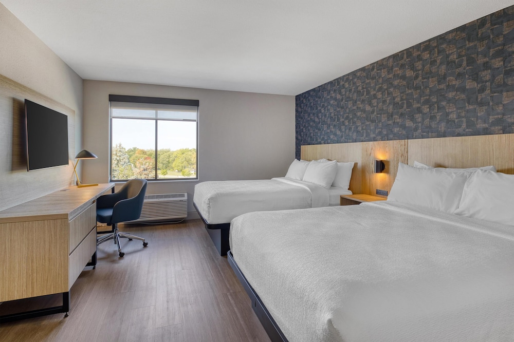 Standard Room, 2 Queen Beds, Non Smoking - Photo 1