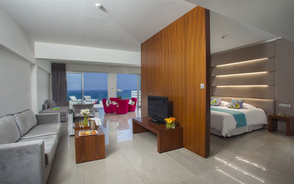 Suite, 1 Bedroom, Terrace, Ocean View (King)