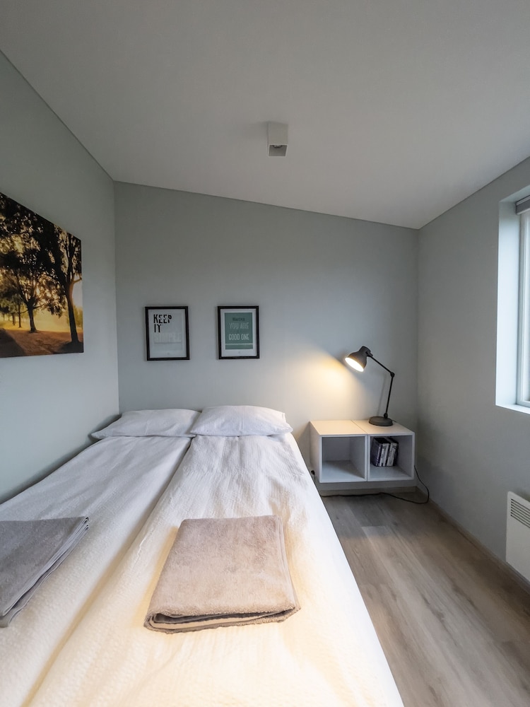 Comfort Cabin, 1 Double Bed with Sofa bed, Hot Tub (7A) photo 3