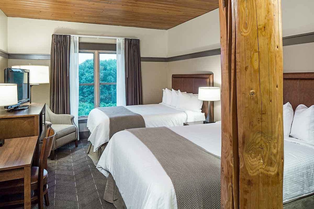 Deluxe Room, 2 Queen Beds