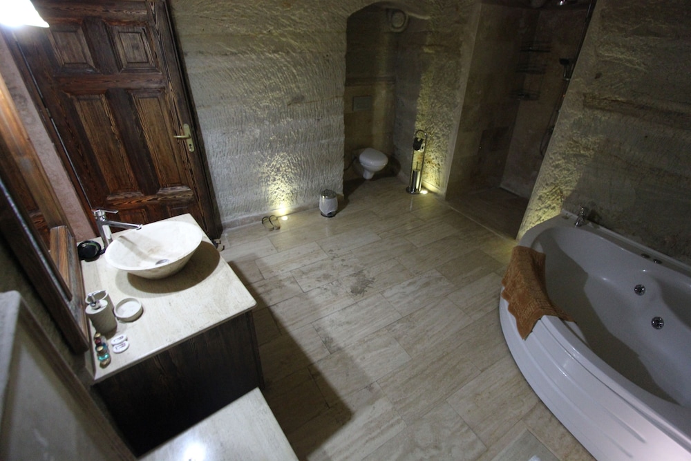 Deluxe Triple Room photo 2