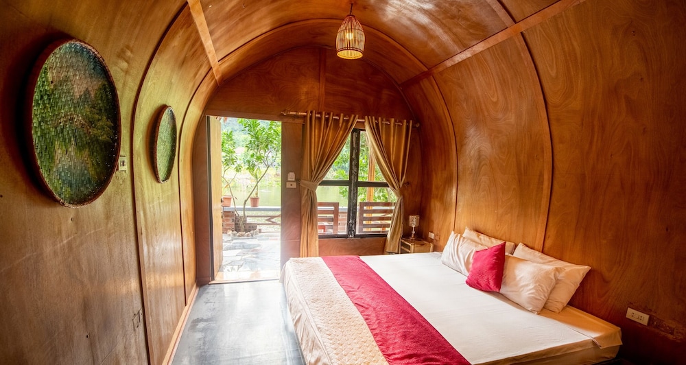 Bungalow Double, River View photo 3