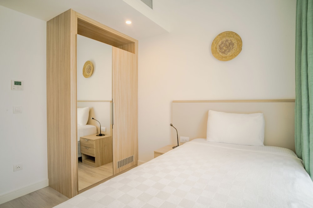 Deluxe Double or Twin Room, Balcony, Garden View photo 1