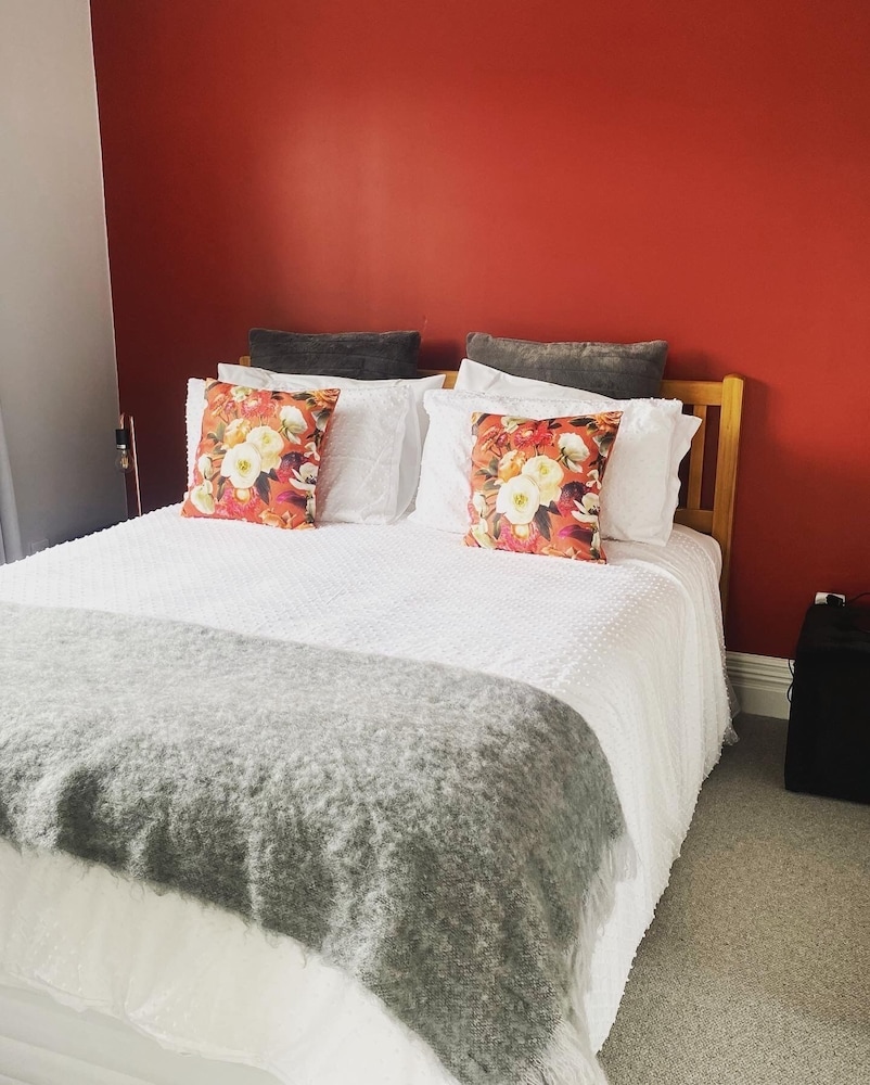 Deluxe Cottage, 1 Queen Bed with Sofa bed, Non Smoking