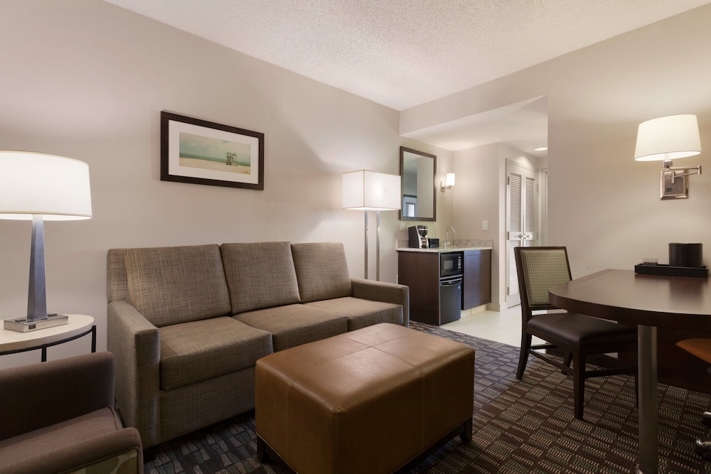 Room, 2 Queen Beds (Atrium Building) - Photo 2