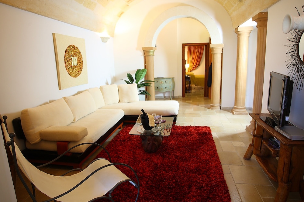 Suite - Photo 2