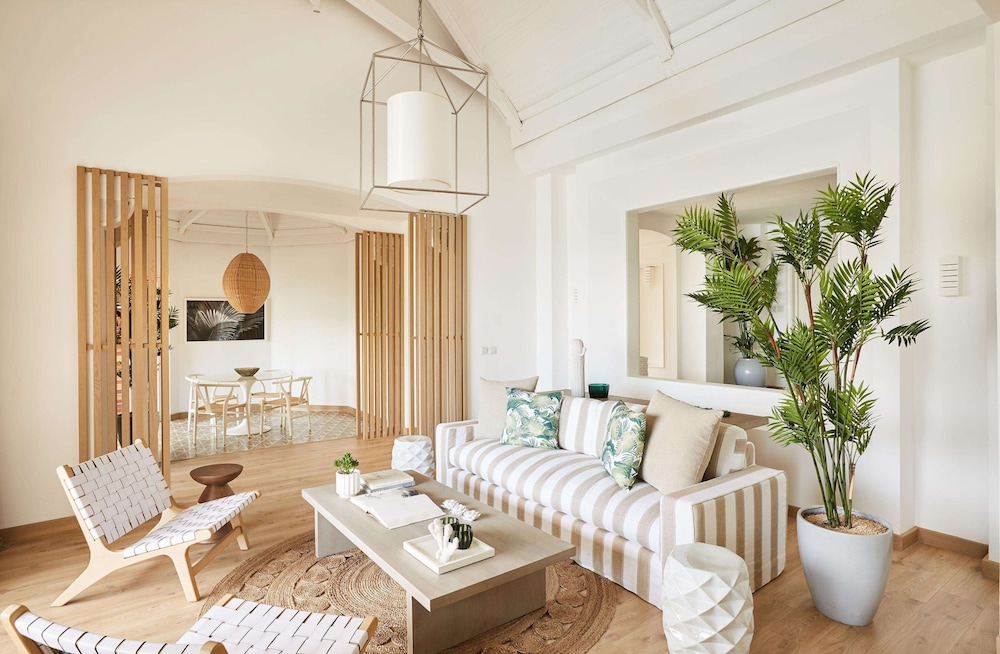 LUX* VILLA (300 sqm)