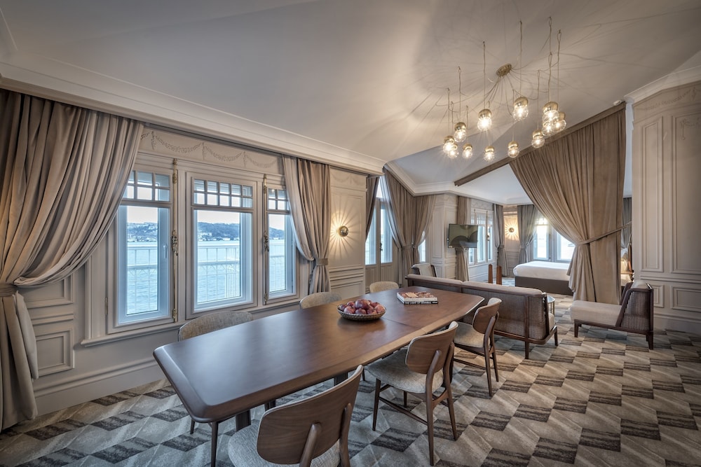 Penthouse Bosphorus Suite thumbnail 6