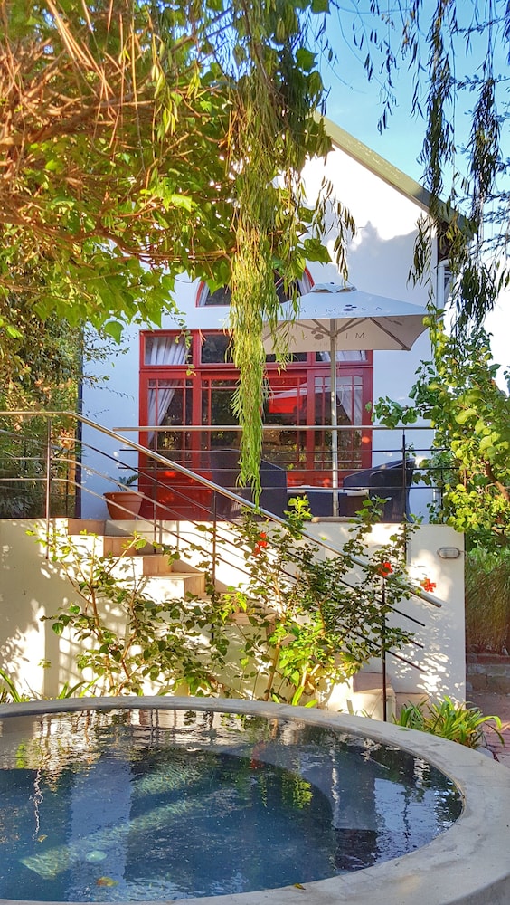 Honeymoon Suite (Orchard) photo 1
