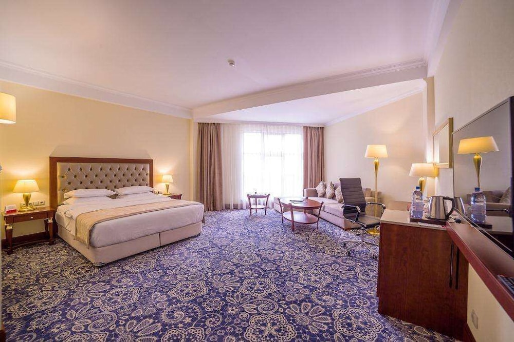 Presidential Room, 1 King Bed, Non Smoking photo 1