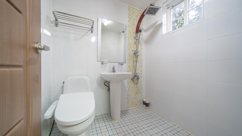 Basic Room, 1 Bedroom (Gae nari) - Photo 10